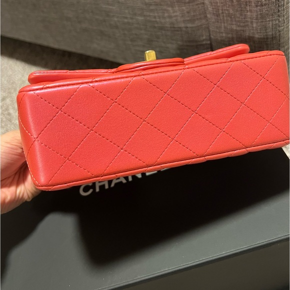 ✖️SOLD✖️Chanel 21S Iridescent Red/Dark Pink Mini Rectangle Top Handle - Picture 3 of 7